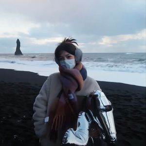 黑丝袜红面罩少妇好爽
